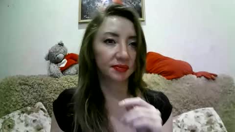 Snapshot of elvaarno chatting on October 18, 2025, 2:36 am ElvaArno online show from October 18, 2025, 2:36 am