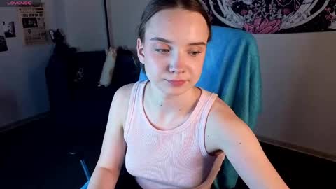 Snapshot of elvienne chatting on May 21, 2026, 3:35 am Elvienne online show from May 21, 2026, 3:35 am