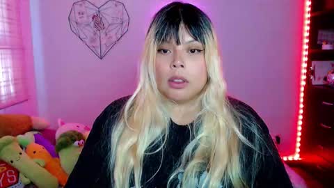 Snapshot of elymoon chatting on November 4, 2025, 10:20 pm Ely online show from November 4, 2025, 10:20 pm