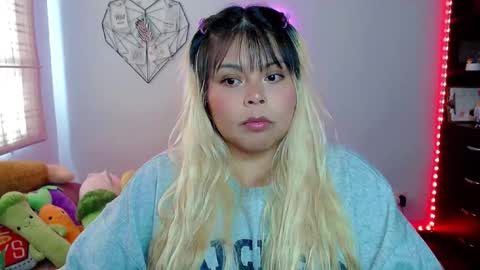 Snapshot of elymoon chatting on November 24, 2025, 7:57 pm Ely online show from November 24, 2025, 7:57 pm