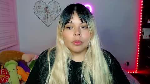 Snapshot of elymoon chatting on December 20, 2025, 1:56 am Ely online show from December 20, 2025, 1:56 am