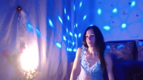 Elisa online show from February 25, 2026, 7:23 pm