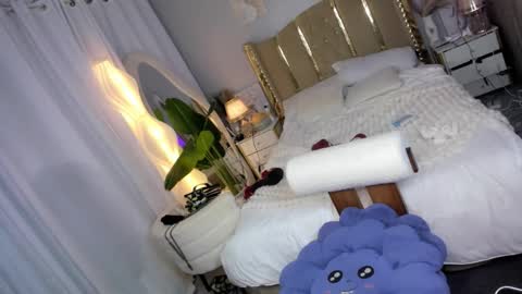 ElysHunter the girl will hunt you  online show from November 25, 2025, 12:05 pm