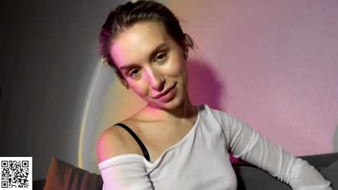 Snapshot of elysia_xo chatting on October 20, 2025, 9:48 pm Elysia online show from October 20, 2025, 9:48 pm