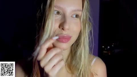 Snapshot of elysia_xo chatting on November 27, 2025, 3:30 am Elysia online show from November 27, 2025, 3:30 am