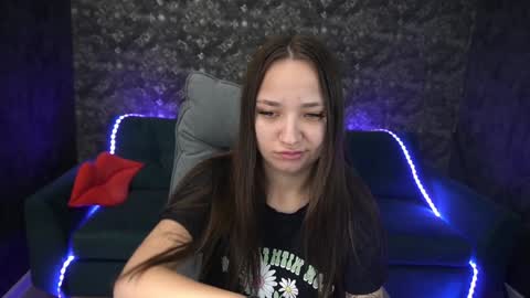 Snapshot of elyslunar_ chatting on December 8, 2024, 6:11 am Call me Elis online show from December 8, 2024, 6:11 am