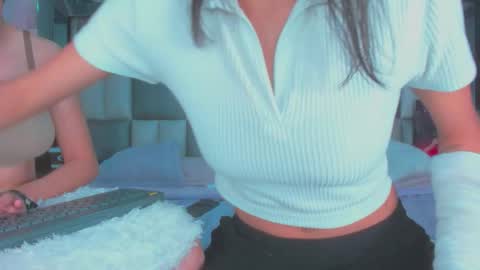 Snapshot of ema_and_camila chatting on November 11, 2025, 2:17 pm ema y cami online show from November 11, 2025, 2:17 pm