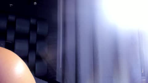 Snapshot of ema_grey1 chatting on September 14, 2025, 10:09 pm ema_grey1 online show from September 14, 2025, 10:09 pm