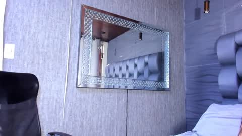 Snapshot of ema_grey1 chatting on October 29, 2025, 5:47 pm ema_grey1 online show from October 29, 2025, 5:47 pm