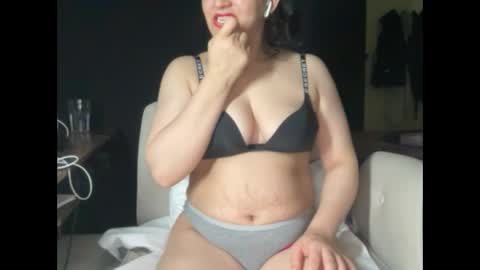 Snapshot of ema_lov3 chatting on February 22, 2026, 2:34 am Ema Love online show from February 22, 2026, 2:34 am