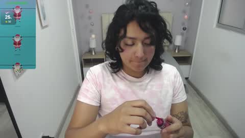 Snapshot of ema_saenz chatting on December 23, 2024, 7:09 pm Ema online show from December 23, 2024, 7:09 pm