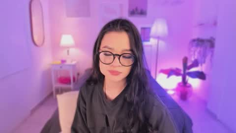 Snapshot of ema_soul chatting on November 7, 2025, 8:09 pm emma soul online show from November 7, 2025, 8:09 pm