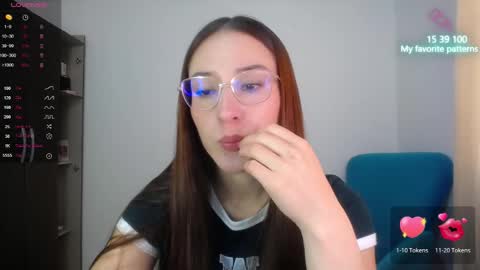 Snapshot of emaa_martins chatting on October 2, 2025, 7:10 pm Emaa online show from October 2, 2025, 7:10 pm