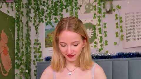 Snapshot of emacalim_ chatting on January 6, 2026, 1:04 pm Emma online show from January 6, 2026, 1:04 pm