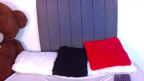 Ema Delacroix online show from December 5, 2025, 6:59 pm