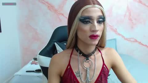 Snapshot of emale_experience22 chatting on October 27, 2025, 9:30 pm Yasmin online show from October 27, 2025, 9:30 pm