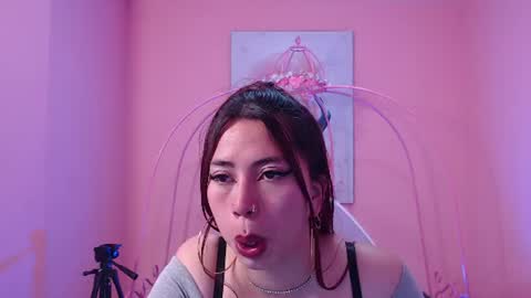 Snapshot of ember_queen chatting on July 16, 2026, 12:33 pm ember_queen online show from July 16, 2026, 12:33 pm