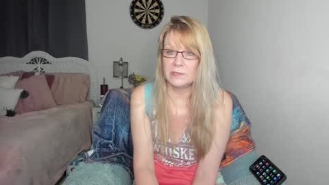 Snapshot of emberpheonixxx chatting on January 9, 2025, 3:58 am Ember Pheonixxx online show from January 9, 2025, 3:58 am