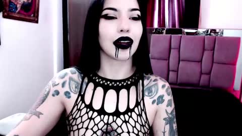 Snapshot of emearld_black chatting on January 20, 2025, 12:07 pm Emerald Black online show from January 20, 2025, 12:07 pm