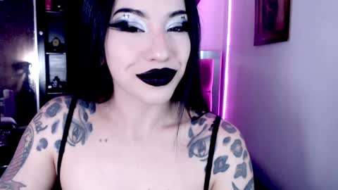 Snapshot of emearld_black chatting on April 12, 2026, 1:21 am Emerald Black online show from April 12, 2026, 1:21 am
