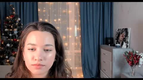 Snapshot of emeliareaper chatting on February 18, 2025, 11:41 pm Emelia online show from February 18, 2025, 11:41 pm