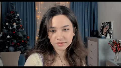 Snapshot of emeliareaper chatting on February 19, 2025, 11:57 pm Emelia online show from February 19, 2025, 11:57 pm