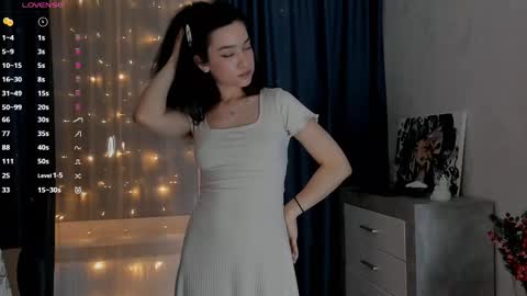 Snapshot of emeliareaper chatting on February 24, 2025, 2:30 am Emelia online show from February 24, 2025, 2:30 am