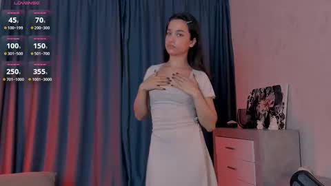 Snapshot of emeliareaper chatting on October 10, 2025, 8:19 pm Emelia online show from October 10, 2025, 8:19 pm