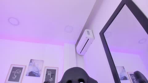 Snapshot of emelie_89 chatting on February 26, 2025, 3:08 pm emelie_89 online show from February 26, 2025, 3:08 pm