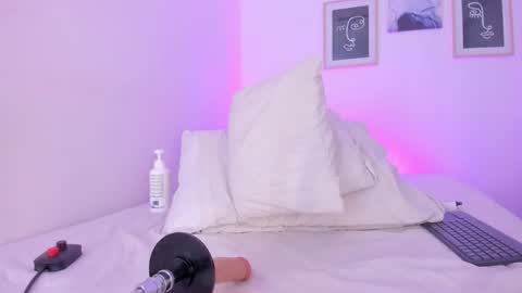 Snapshot of emelie_89 chatting on March 6, 2025, 3:02 pm emelie_89 online show from March 6, 2025, 3:02 pm