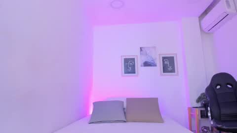 Snapshot of emelie_89 chatting on March 10, 2025, 11:53 am emelie_89 online show from March 10, 2025, 11:53 am