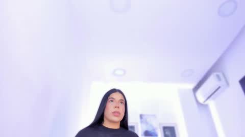 Snapshot of emelie_89 chatting on September 9, 2025, 11:54 am emelie_89 online show from September 9, 2025, 11:54 am