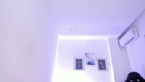 Snapshot of emelie_89 chatting on September 13, 2025, 11:43 am emelie_89 online show from September 13, 2025, 11:43 am