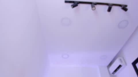 Snapshot of emelie_89 chatting on September 30, 2025, 11:48 am emelie_89 online show from September 30, 2025, 11:48 am
