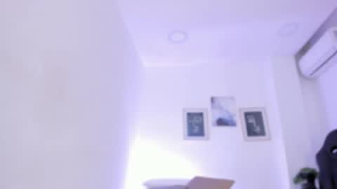 Snapshot of emelie_89 chatting on October 6, 2025, 11:29 am emelie_89 online show from October 6, 2025, 11:29 am
