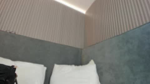 Snapshot of emelie_89 chatting on December 21, 2025, 12:01 pm emelie_89 online show from December 21, 2025, 12:01 pm