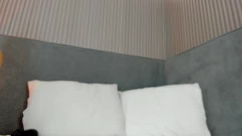 Snapshot of emelie_89 chatting on December 22, 2025, 11:40 am emelie_89 online show from December 22, 2025, 11:40 am