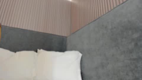 Snapshot of emelie_89 chatting on December 23, 2025, 10:13 am emelie_89 online show from December 23, 2025, 10:13 am