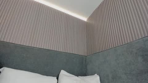 Snapshot of emelie_89 chatting on January 14, 2026, 12:00 pm emelie_89 online show from January 14, 2026, 12:00 pm