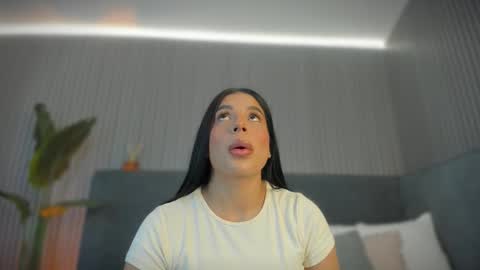 Snapshot of emelie_89 chatting on March 5, 2026, 11:39 am emelie_89 online show from March 5, 2026, 11:39 am