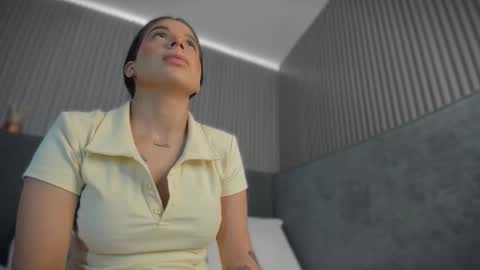 Snapshot of emelie_89 chatting on March 18, 2026, 11:24 am emelie_89 online show from March 18, 2026, 11:24 am