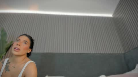 Snapshot of emelie_89 chatting on March 24, 2026, 11:37 am emelie_89 online show from March 24, 2026, 11:37 am