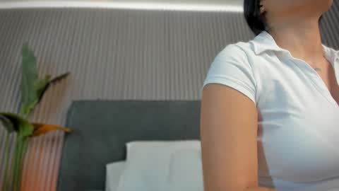 Snapshot of emelie_89 chatting on March 26, 2026, 11:38 am emelie_89 online show from March 26, 2026, 11:38 am