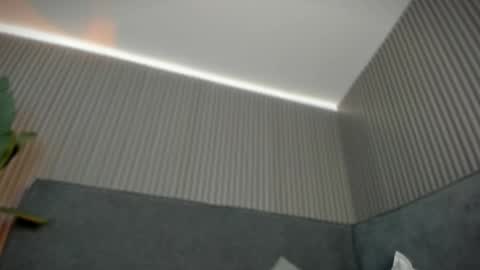 emelie_89 online show from April 27, 2026, 11:41 am