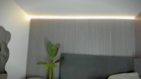 emelie_89 online show from May 14, 2026, 11:39 am