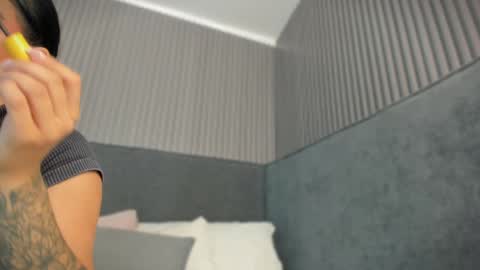 emelie_89 online show from May 29, 2026, 11:30 am