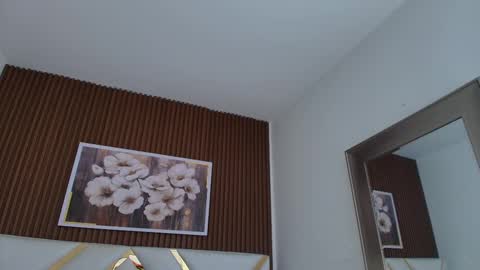 Snapshot of emelie_ch_ chatting on December 5, 2025, 3:04 am Emily online show from December 5, 2025, 3:04 am