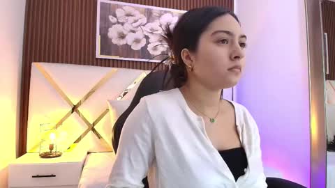 Snapshot of emelie_ch_ chatting on January 11, 2026, 12:37 am Emily online show from January 11, 2026, 12:37 am