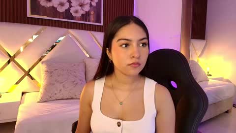 Snapshot of emelie_ch_ chatting on January 11, 2026, 4:23 pm Emily online show from January 11, 2026, 4:23 pm