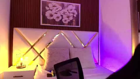 Snapshot of emelie_ch_ chatting on January 13, 2026, 11:43 pm Emily online show from January 13, 2026, 11:43 pm